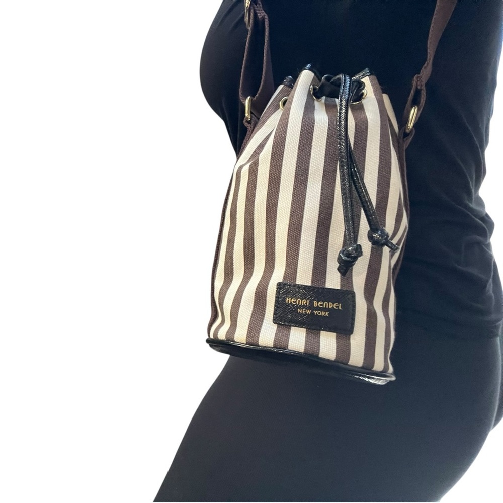 Henri Bendel STRIPE Bucket Wine Bag - Picture 4 of 8